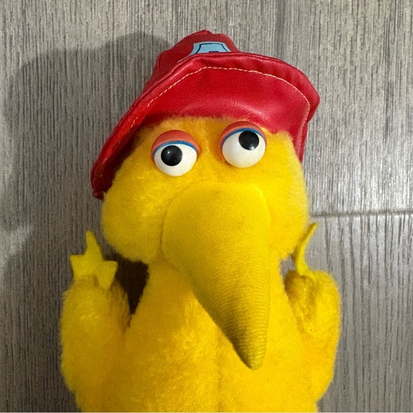 Vintage 1970s Knickerbocker Sesame Street Big Bird Fireman Stuffed Toy Plush - Picture 2 of 9